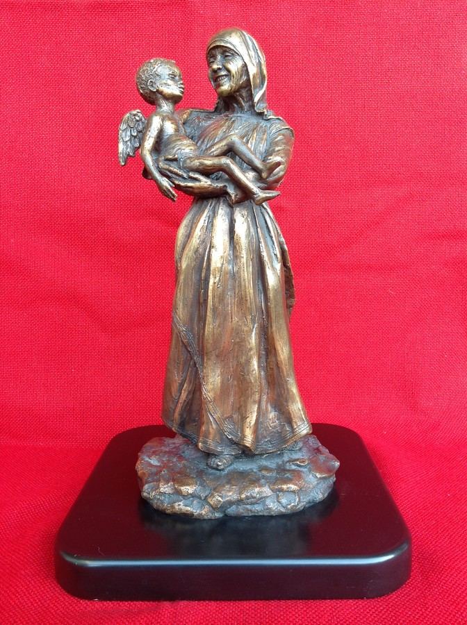 Madre Teresa Sculptor Modeler | Alessandro Maggioni #artpeople
