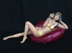 Pin Up 'Voglia d'estate' bikini - Dimensioni 44x22 realizzata in finissima porcellana biscuit