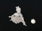 'Bambina ballerina' - Ceramica bianca - PEZZO UNICO - 9x7 cm